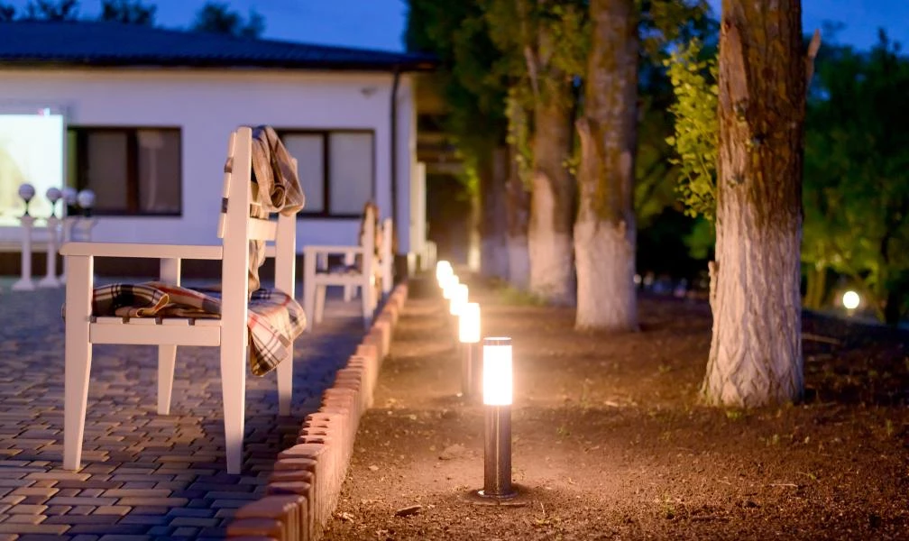 Lucide KIBO - Bollard light - 1xE27 - IP44 - Satin Chrome - ambiance 1